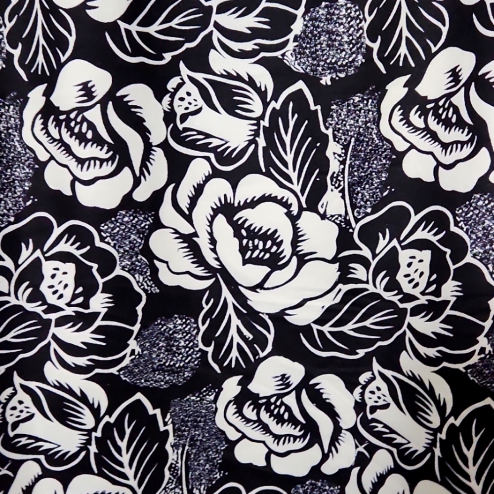 NWOT Paisley Black & White Mid Length Skirt Size 2XL - Picture 2 of 4